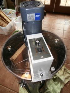 electric honey extractor